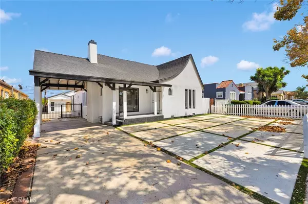 Los Angeles, CA 90047,8704 S Denker AVE