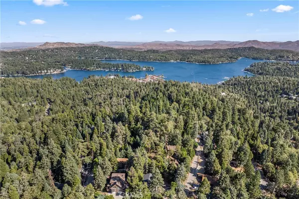 Lake Arrowhead, CA 92352,695 Buckingham SQ