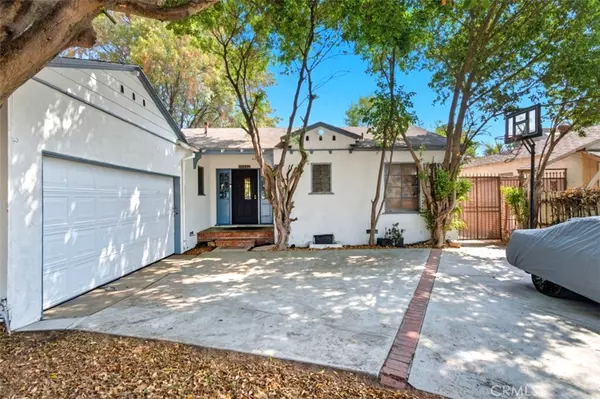 San Fernando, CA 91345,10022 burnet ave