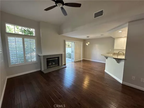 Tustin, CA 92782,2211 Carob
