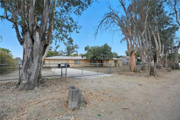 Fontana, CA 92335,15141 Randall