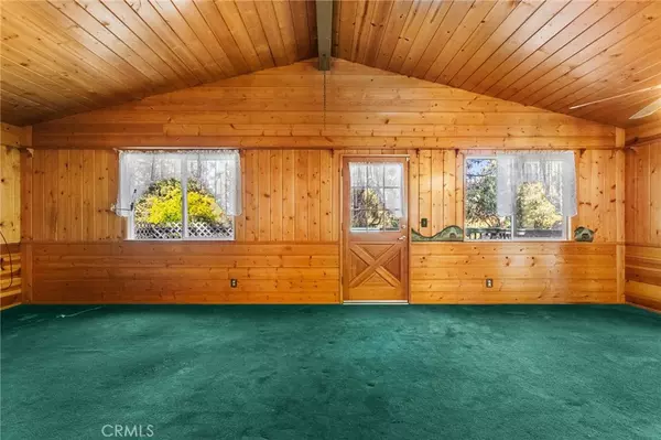Crestline, CA 92325,23986 Wildwood Ln