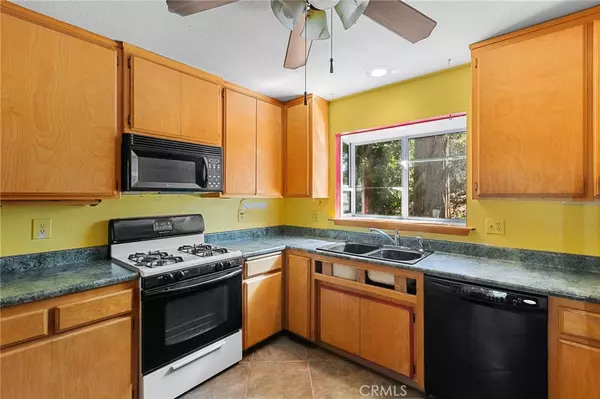 Crestline, CA 92325,23986 Wildwood Ln