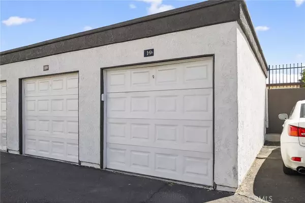 Lake Elsinore, CA 92530,16377 Lakeshore #4F