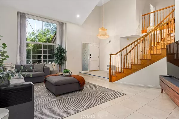 Tarzana, CA 91356,18210 Hatteras