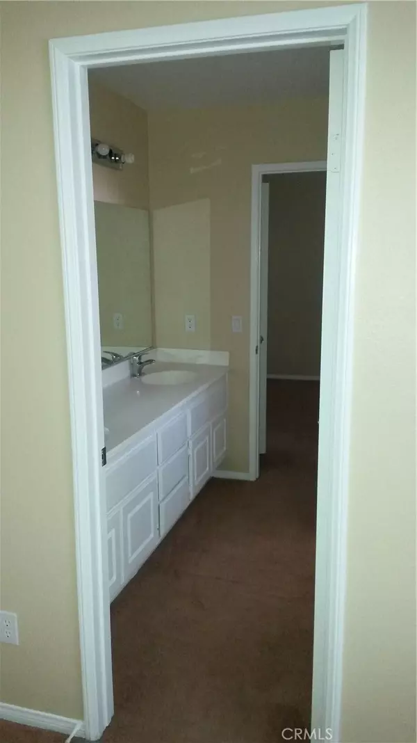 Eastvale, CA 92880,6022 Larry Dean