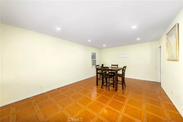 Commerce, CA 90022,1532 Garfield