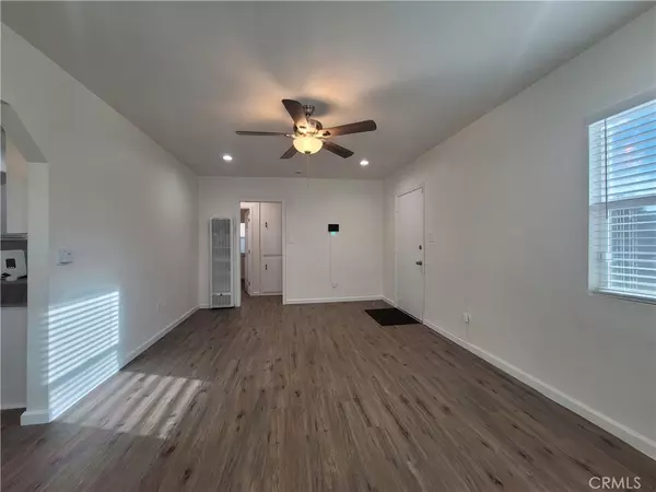 Fontana, CA 92335,8866 Emerald