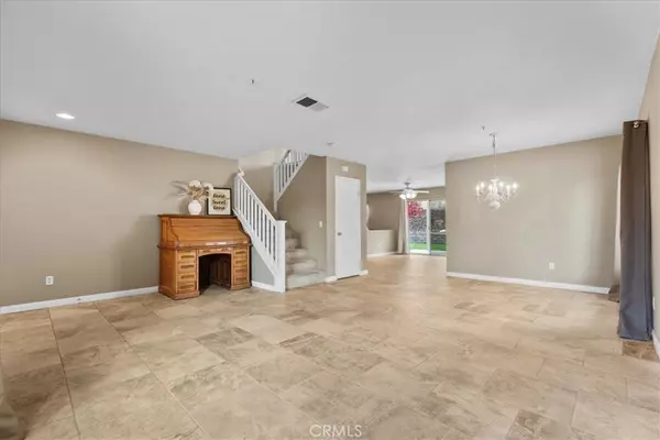 Fontana, CA 92336,5825 Opal