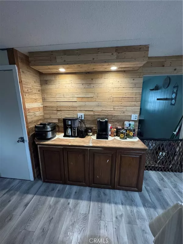 Wildomar, CA 92595,33020 Robert