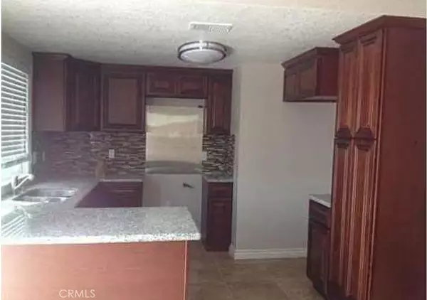 Fontana, CA 92336,16405 Barbee
