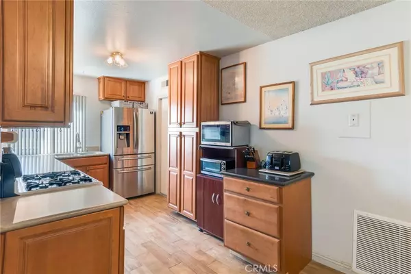 Ontario, CA 91761,2148 S Sultana AVE