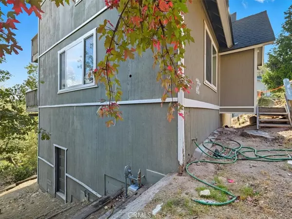 Lake Arrowhead, CA 92352,971 Nadelhorn DR