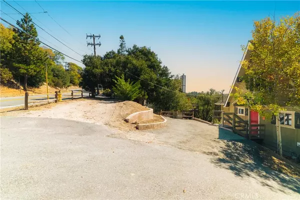 Lake Arrowhead, CA 92352,1226 Grass Valley