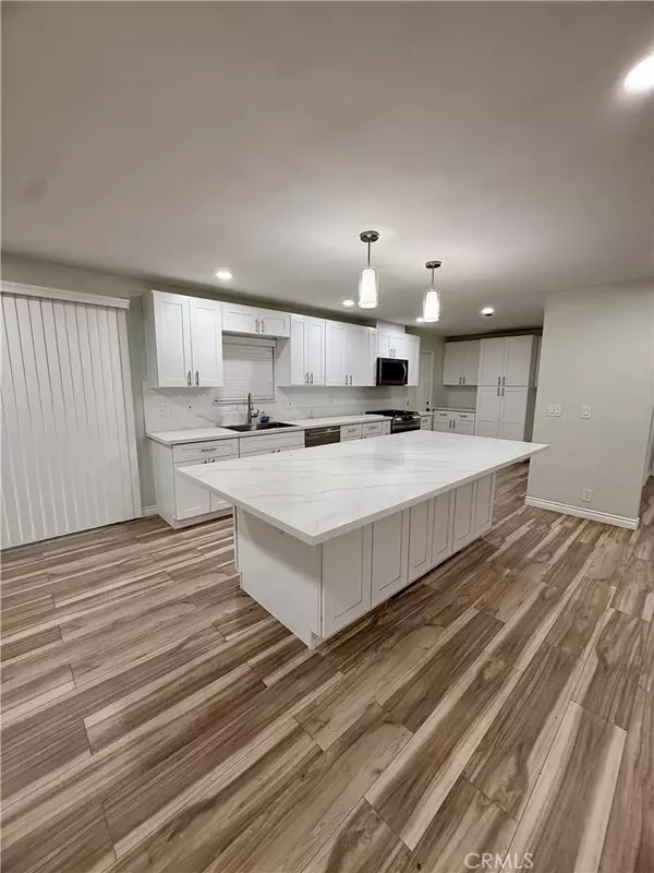 Perris, CA 92570,19825 Smith RD