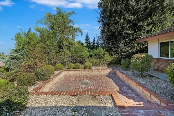 Riverside, CA 92506,1440 Trenton DR