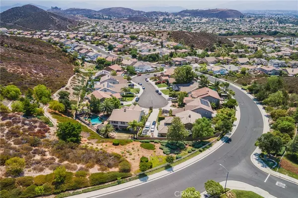 Murrieta, CA 92562,27123 Coral Bells Way