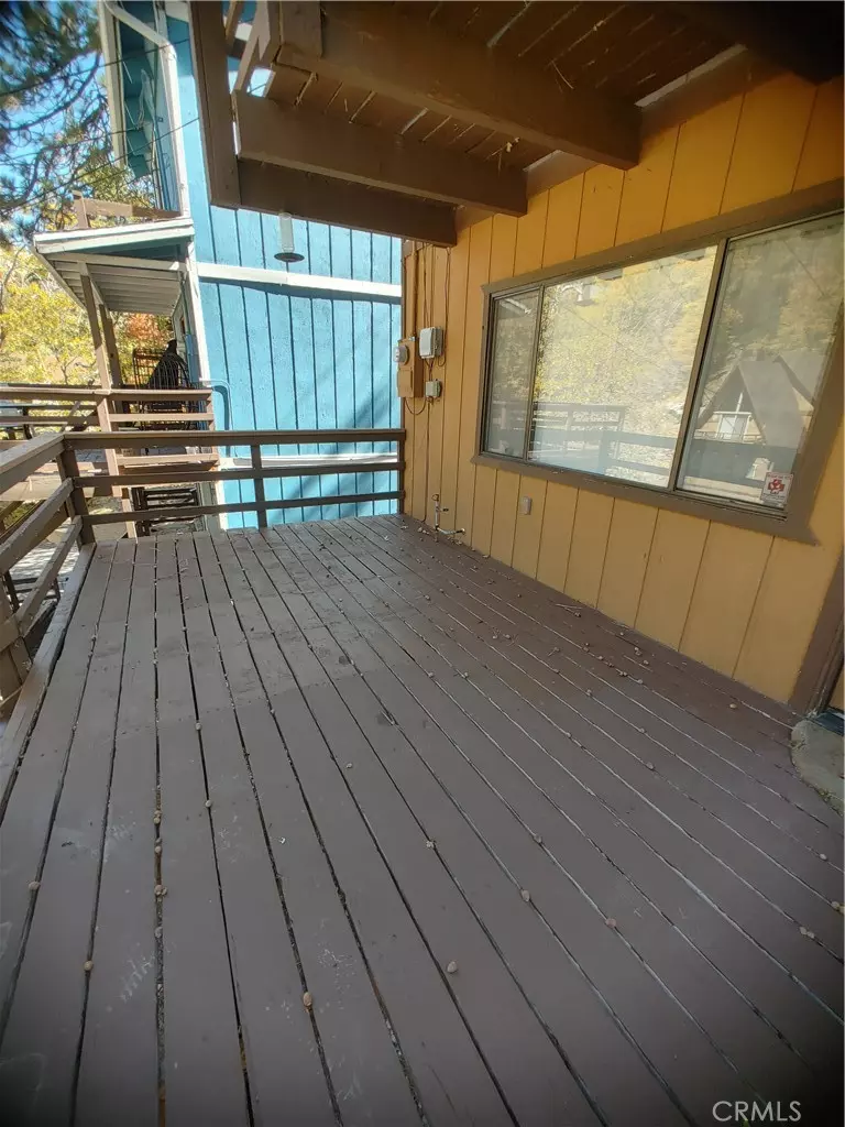 Arrowbear, CA 92382,32981 Deer