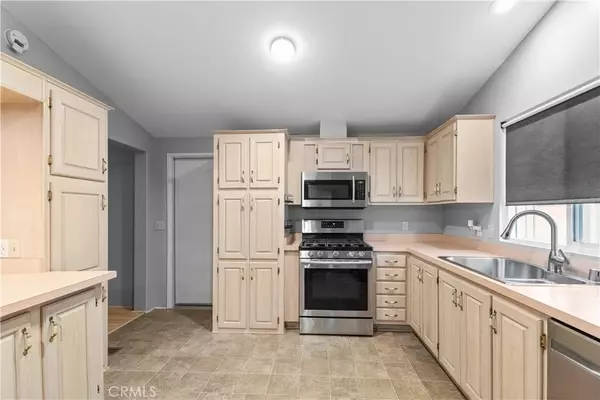 Redlands, CA 92374,140 W Pioneer #93