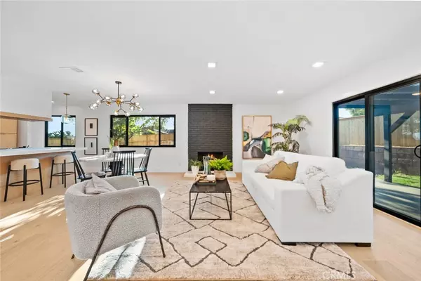 San Diego, CA 92119,8402 Boulder Place