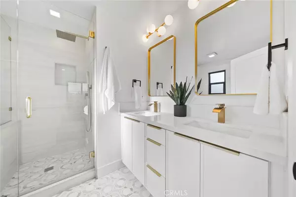 San Diego, CA 92119,8402 Boulder Place