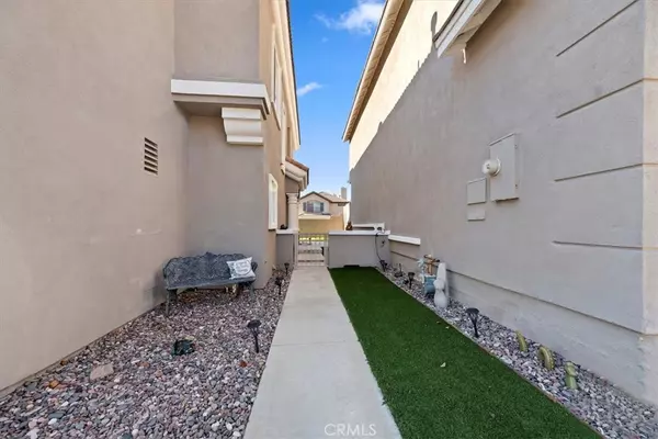 Highland, CA 92346,7686 Calle Hacienda