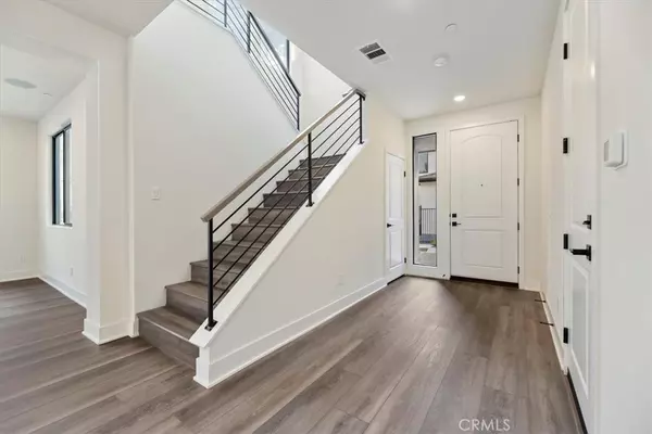 Los Angeles, CA 90042,1019 N STALEY LANE