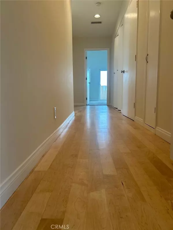 Los Angeles, CA 90066,12317 Navy ST