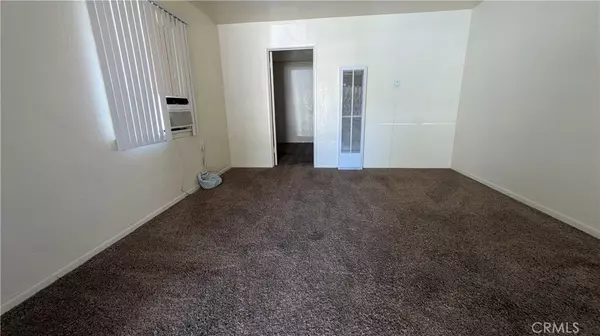 Riverside, CA 92223,845 E 6th #16