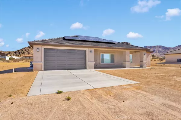 Apple Valley, CA 92307,15561 Desert Star