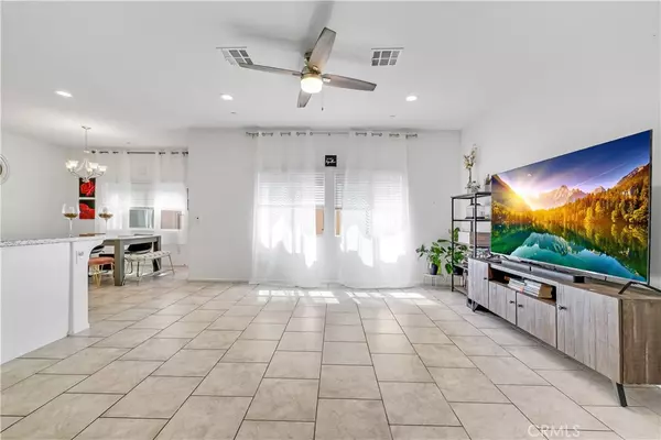 Murrieta, CA 92562,24246 Hazelnut