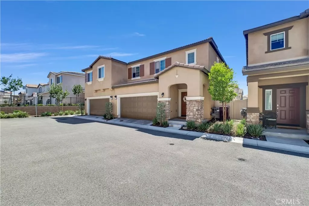 Murrieta, CA 92562,24246 Hazelnut