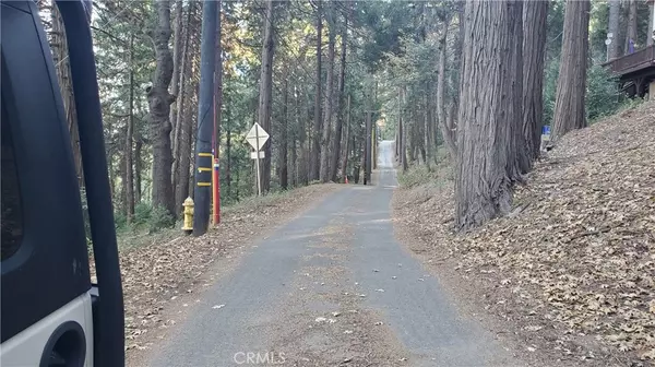 Crestline, CA 92322,26 Peak Circle