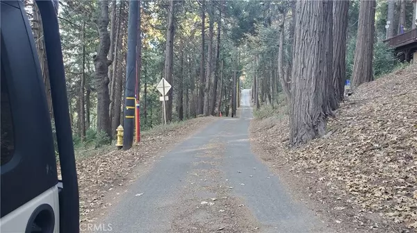 Crestline, CA 92322,26 Peak Circle