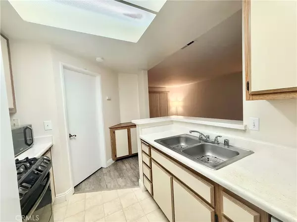 Lake Elsinore, CA 92530,16377 Lakeshore #2D