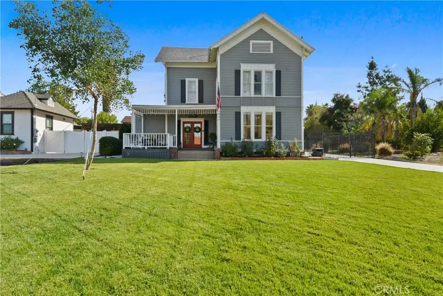 1033 W Palm AVE, Redlands, CA 92373