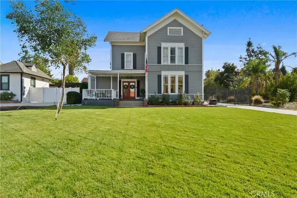 1033 W Palm AVE, Redlands, CA 92373