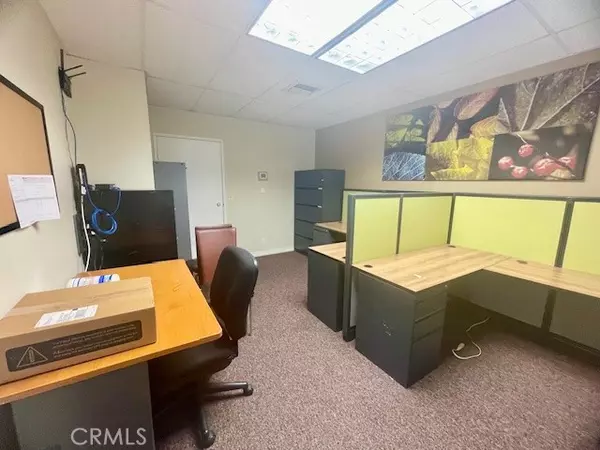 222 N Mountain #211-B, Upland, CA 91786