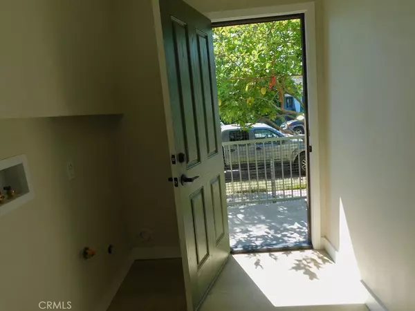 Pomona, CA 91766,902 E 6th ST