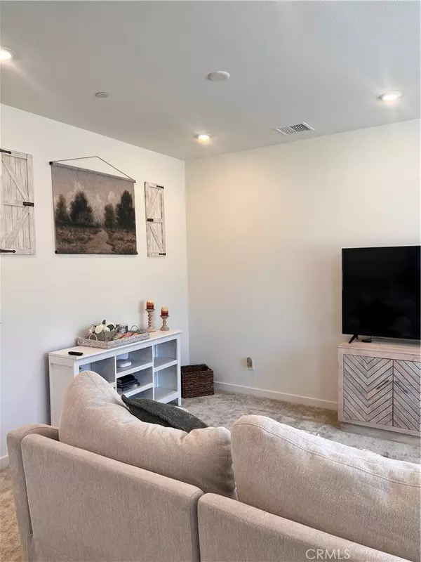 Fontana, CA 92336,16032 Sunny CT