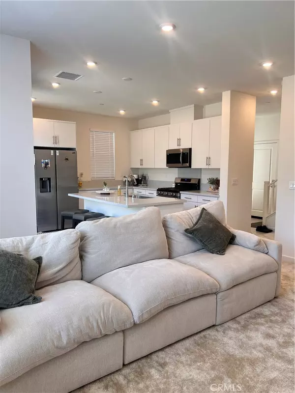 Fontana, CA 92336,16032 Sunny CT