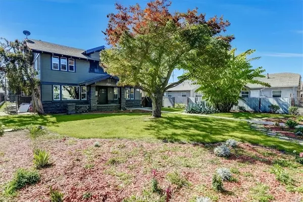 Long Beach, CA 90802,1048 E 5th ST