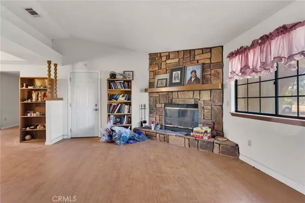 Apple Valley, CA 92307,15457 Washoan