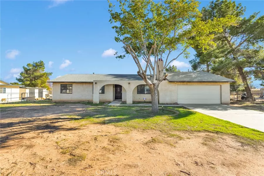 15457 Washoan, Apple Valley, CA 92307