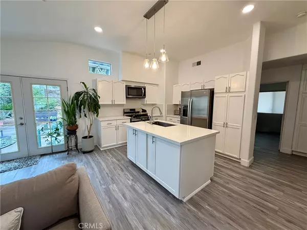 Fontana, CA 92336,5586 Grand Prix CT