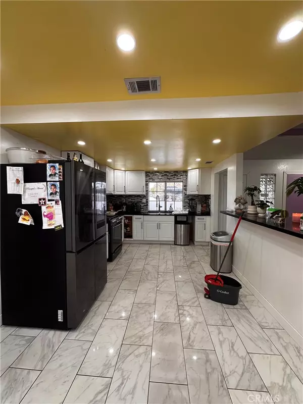 Palmdale, CA 93591,17204 Longmeadow Ave