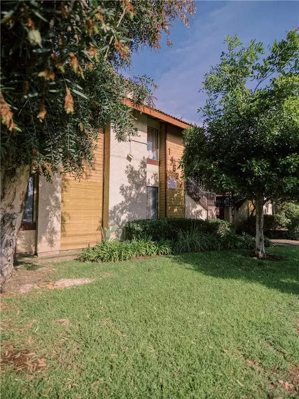 Panorama City, CA 91402,14527 Plummer #202