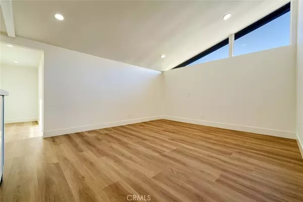 San Bernardino, CA 92404,5548 Elmwood