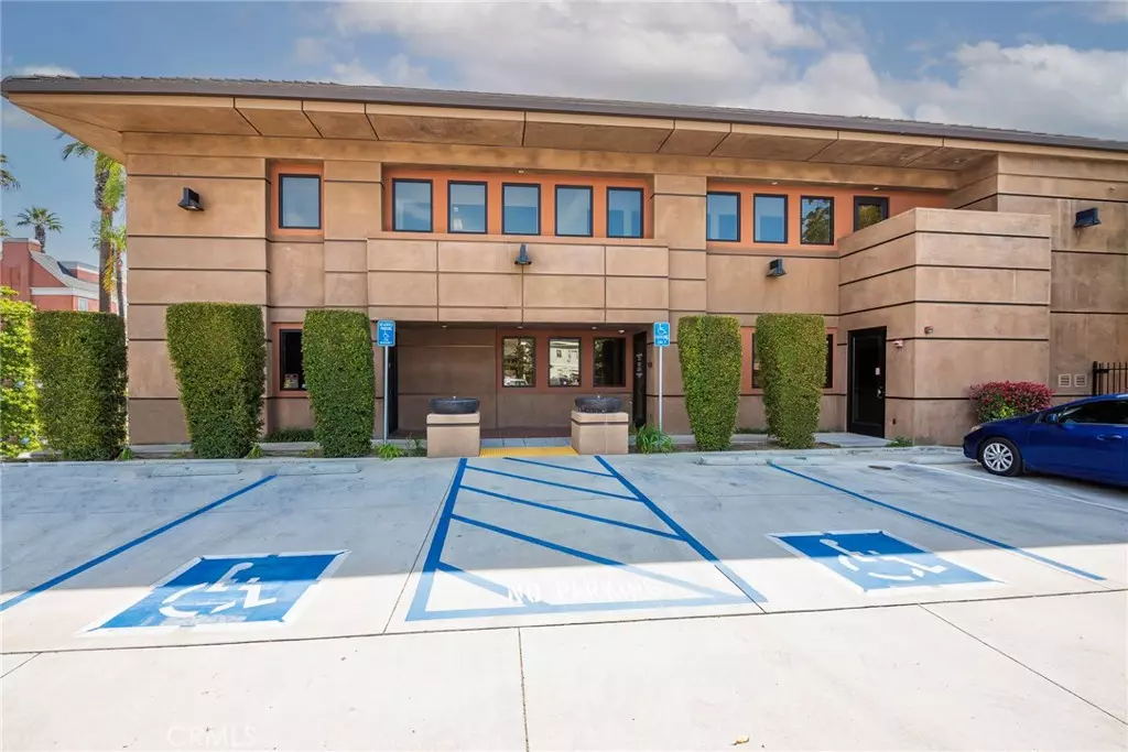 Riverside, CA 92501,4049 Almond ST #2