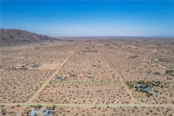 2 Jackrabbit RD, Landers, CA 92285